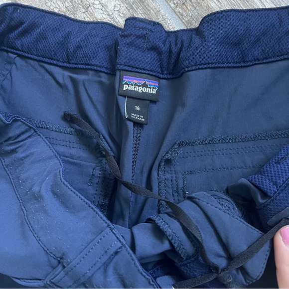 Patagonia Quandary Hiking Shorts, Navy Blue, Women’s Size 16 - Picture 3 of 11